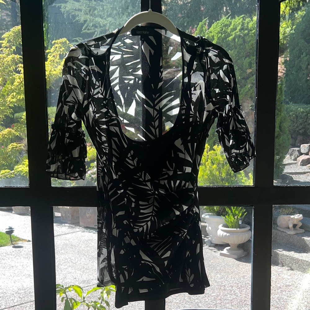 Karen Kane Black and White Leaf Pattern Bodysuit